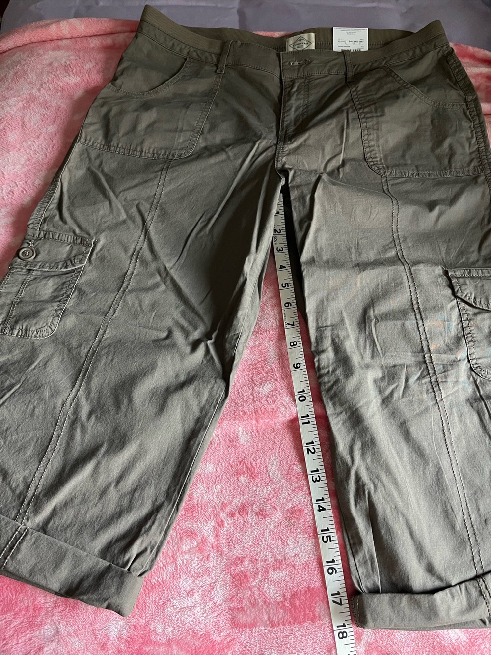 Lightweight summer cargo capris